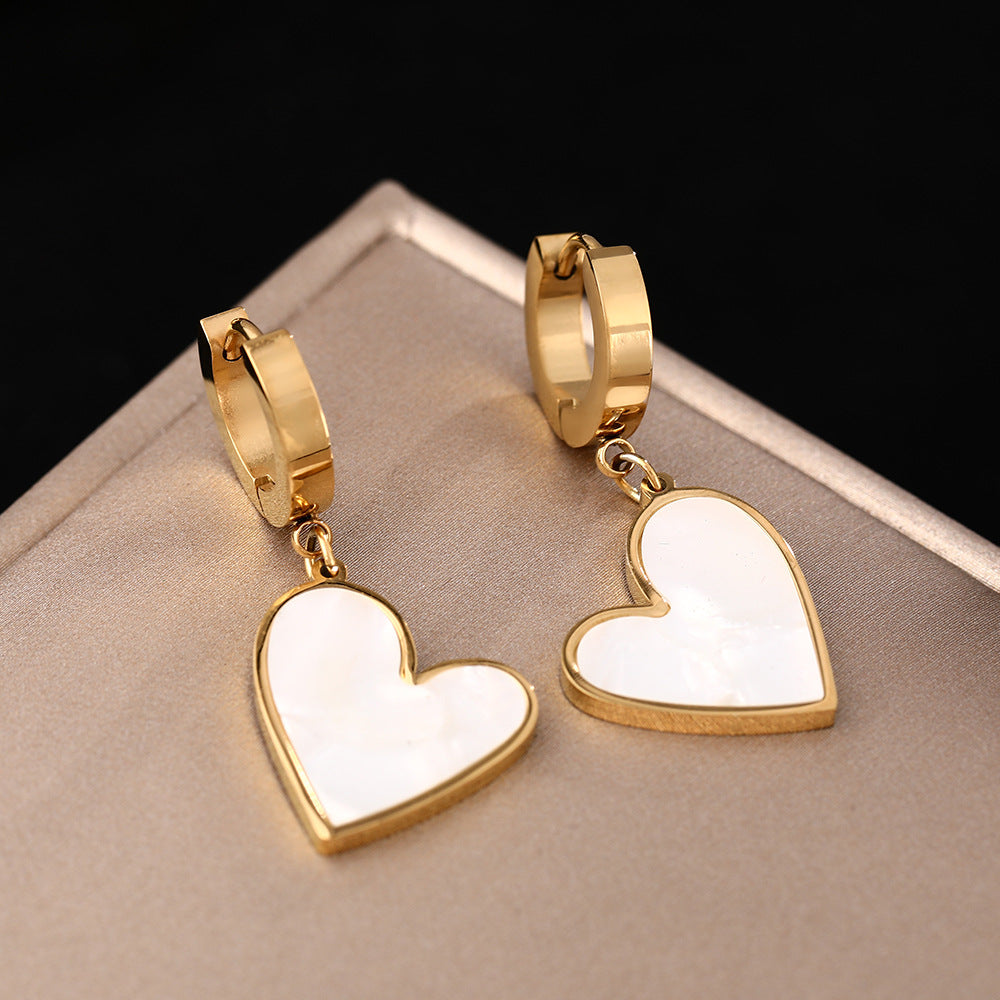 European and American personality black and white fritillary peach heart titanium steel earrings, earrings, vacuum plating 18K gold non-fading earrings, jewelry