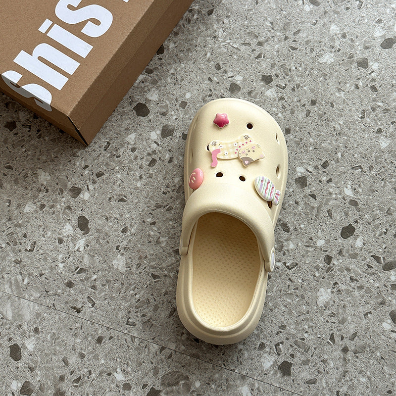 Cute cartoon hole shoes women's  summer new stepping on shit soft-soled sandals women's slippers summer wear beach shoes