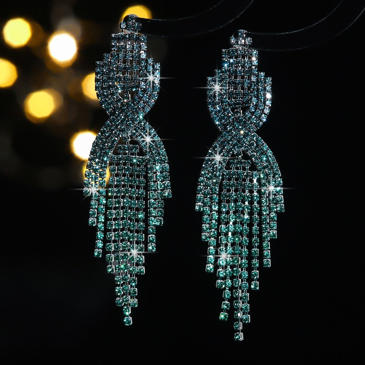 New trendy earrings, European and American personality, exaggerated temperament, super flash full diamond, super flash fringed long earrings for women