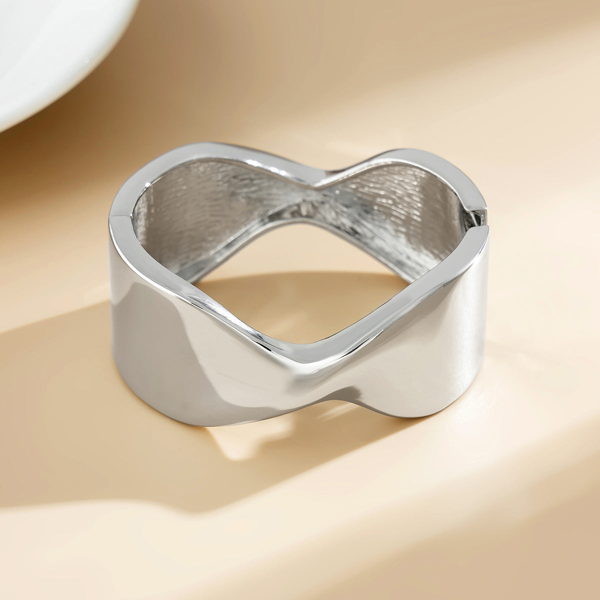 European and American jewelry, design sense exaggerated smooth surface high sense square notch irregular bracelet bracelet
