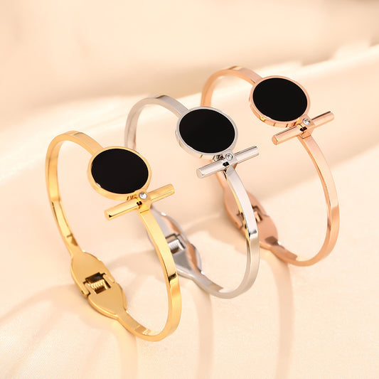Internet celebrity hot-selling new simple black round brand titanium steel opening bracelet female Douyin trend jewelry factory direct sales