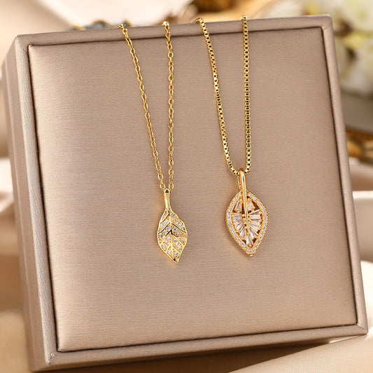 Internet celebrity live broadcast new small leaf titanium steel necklace female high sense simple exquisite zircon leaf collarbone chain jewelry necklaces