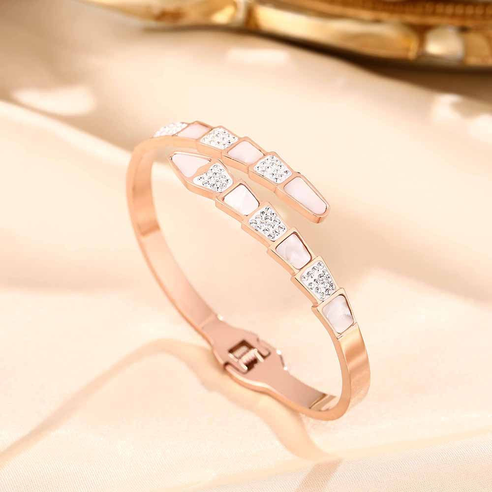 European and American cross-border fashion serpentine fritillary titanium steel bracelet women's high-end ins wind diamond-set non-fading jewelry