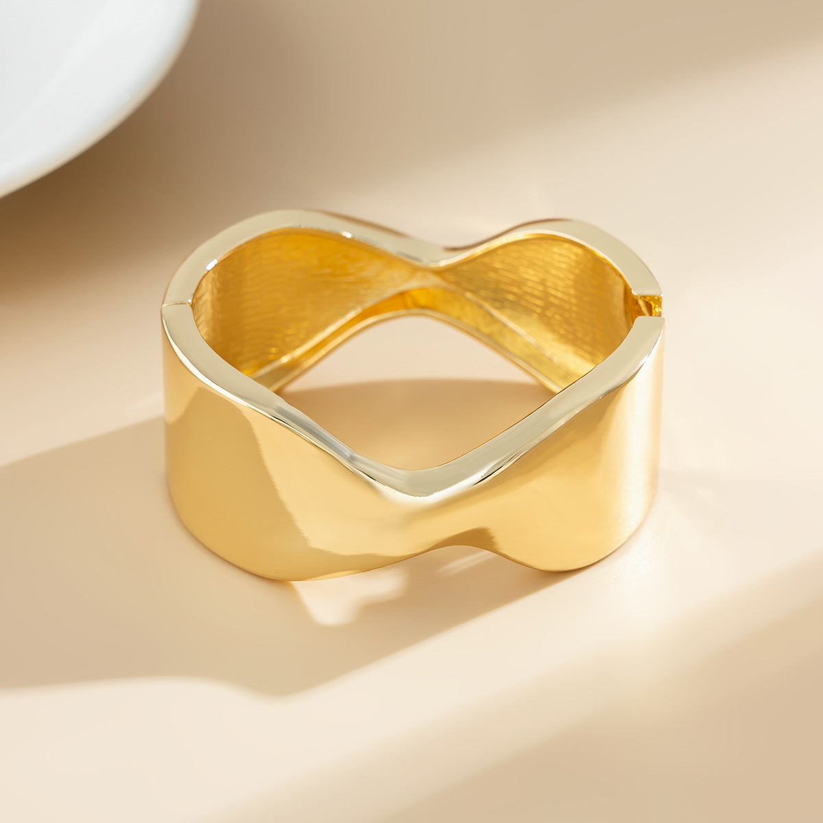 European and American jewelry, design sense exaggerated smooth surface high sense square notch irregular bracelet bracelet