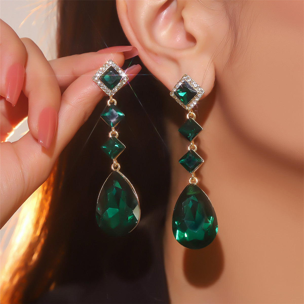 European and American jewelry, colored glass rhinestone earrings for women, exaggerated personality and shiny earrings earri.