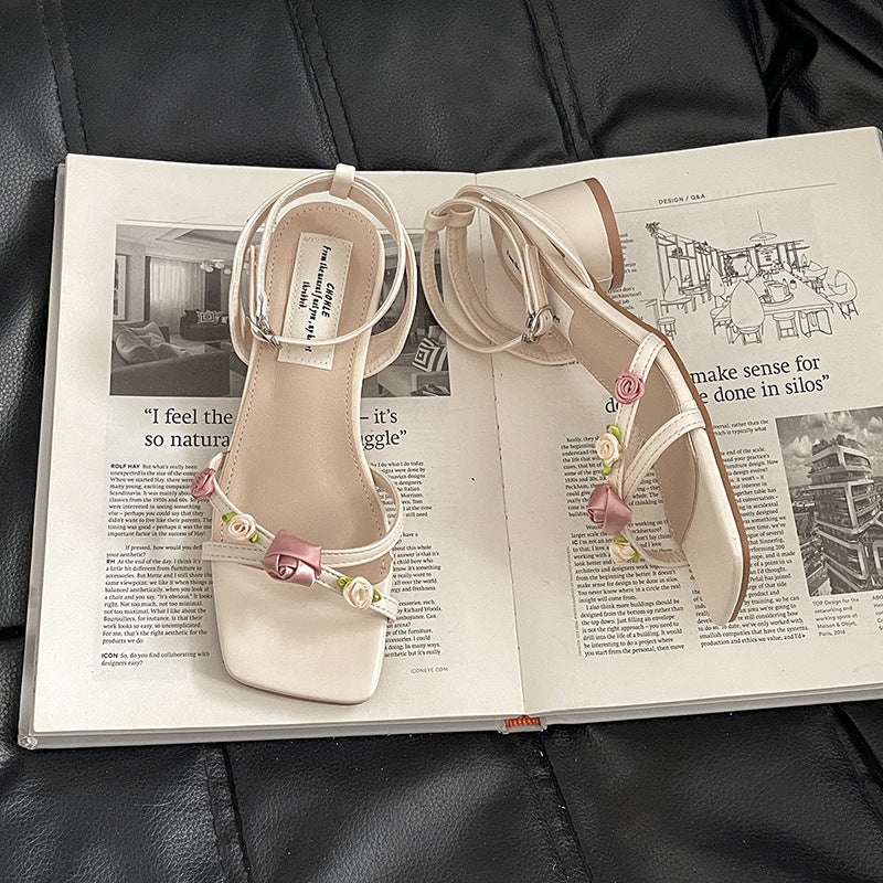 French beautiful sandals woman 2025 summer new fairy style flower square head thick heel Roman sandals beach shoes woman
