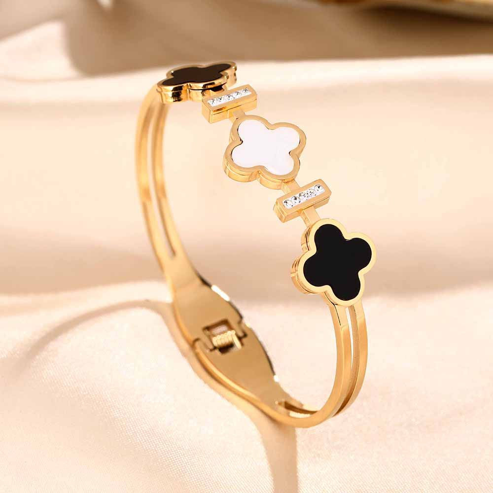 Japan and South Korea hot geometric four-leaf clover titanium steel rose gold bracelet female Internet celebrities hot new simple jewelry wholesale
