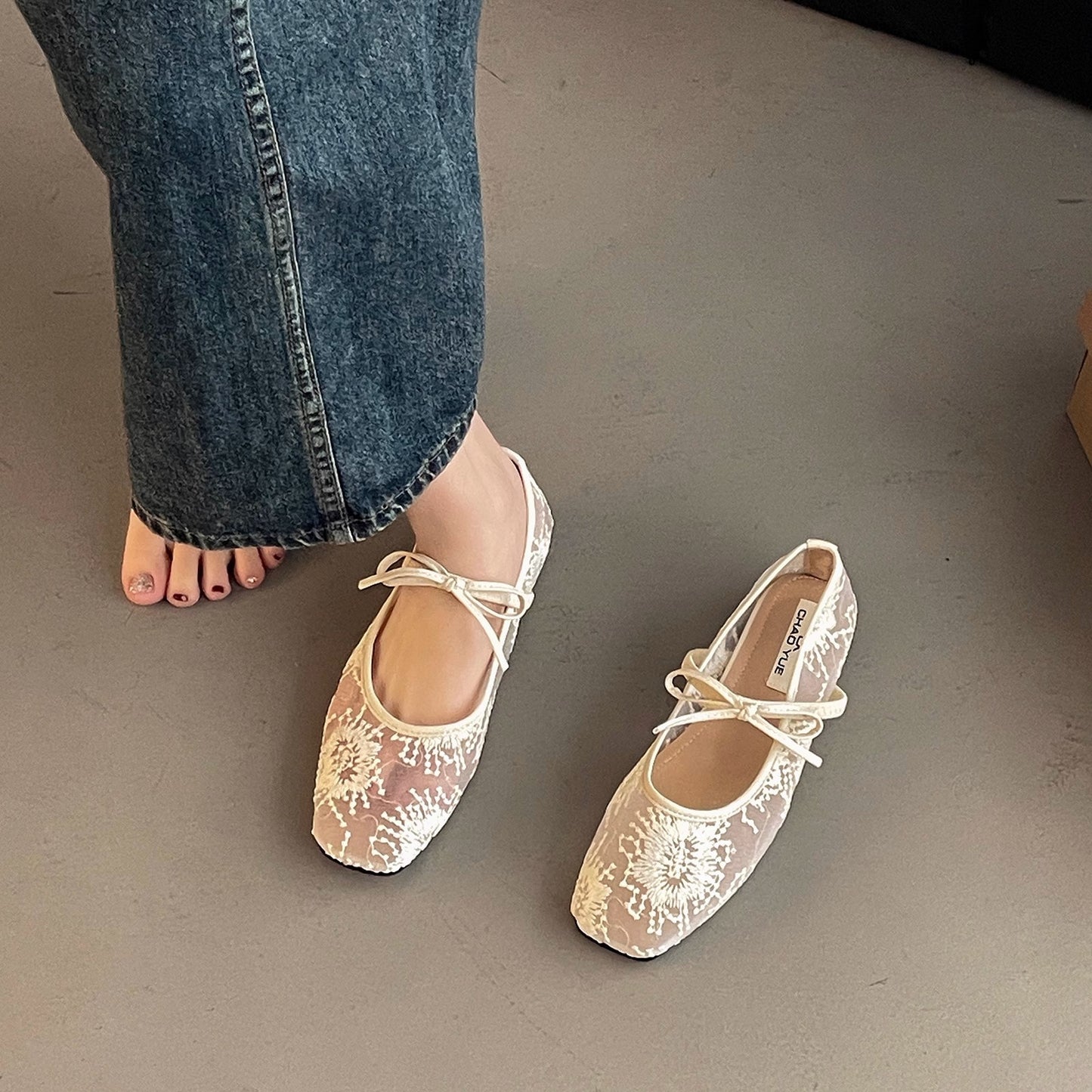 Gentle fairy wind Mary Jane shoes spring and summer French elegant hollow lace single beanie shoes shallow mouth inner height increase evening shoes