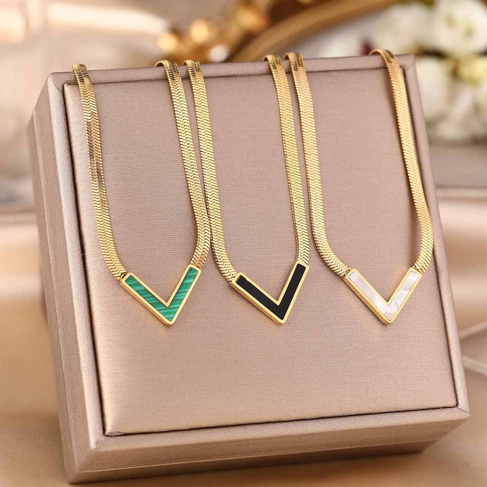 Hot-selling titanium steel necklace women's light luxury high-end sense V-shaped flat snake chain retro personalized jewelry does not fade