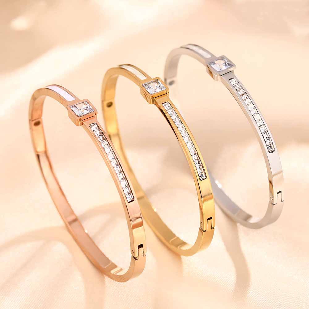 European and American cross-border square diamond titanium steel bracelet women's light luxury niche design advanced sense exquisite bracelet jewelry does not fade