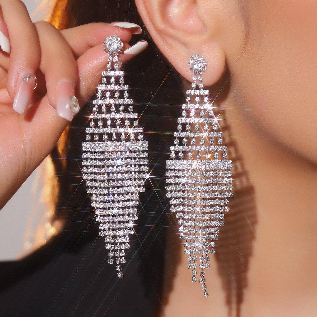 European and American catwalk performances, high-end exaggerated rhinestone long fringed earrings, flash diamond stud earrings, earrings, women's earrings