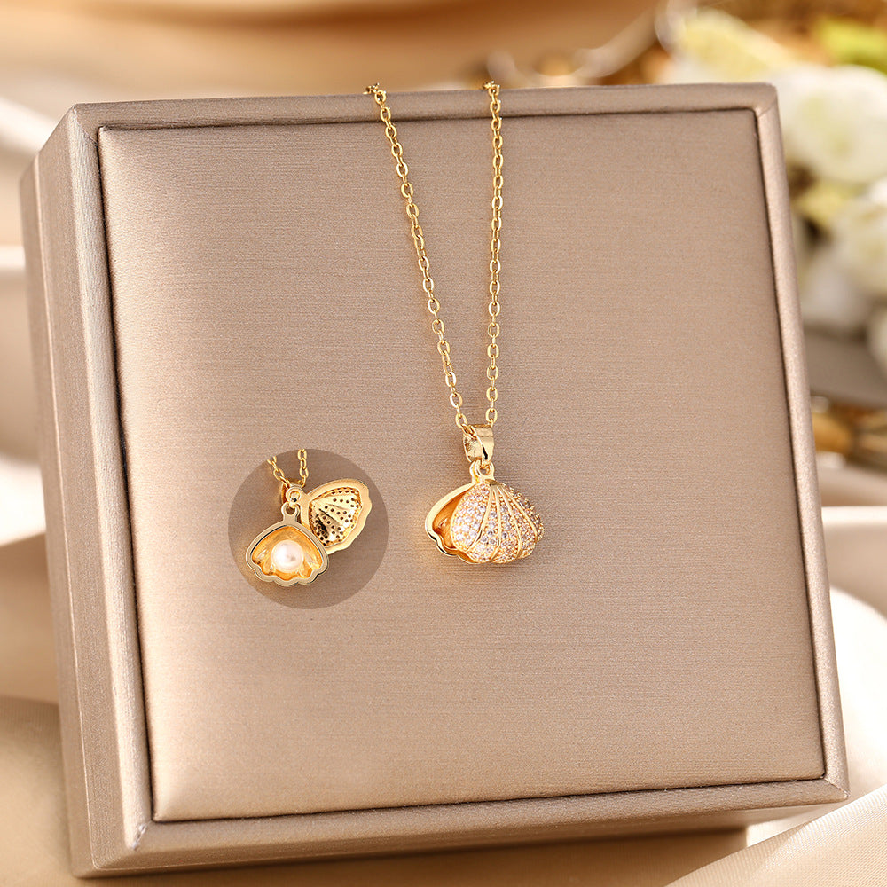Korean version of diamond-encrusted fashion shell pearl titanium steel necklace women's anti-fading temperament fan-shaped pendant collarbone chain jewelry