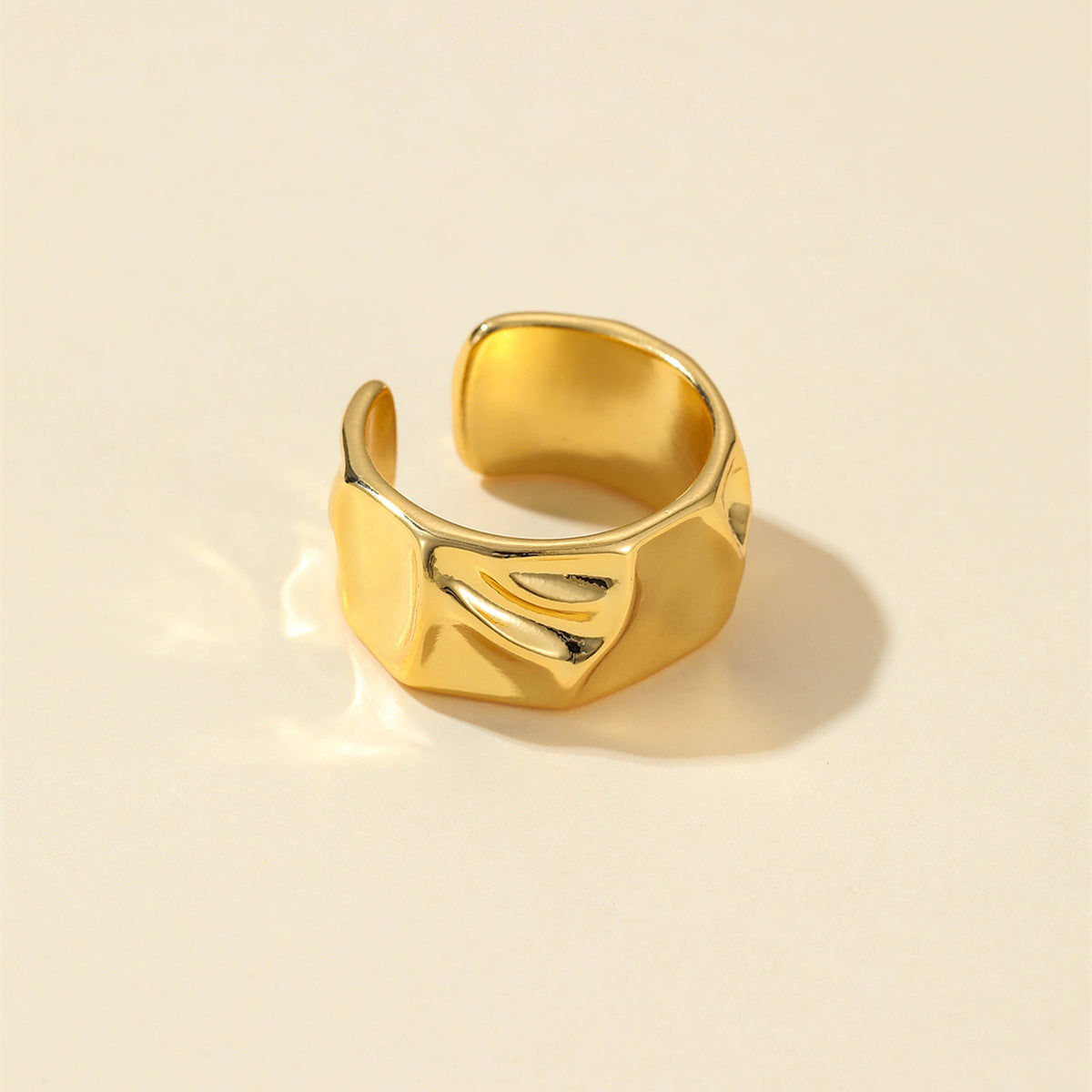 European and American rings ins cold wind niche design sense emerald inlaid stone retro personality women's tide exaggerated tide rings