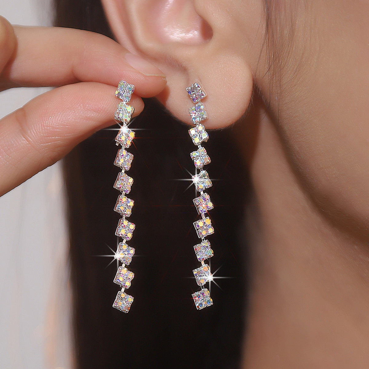 Machika high-end super flash full diamond long fringed earrings women's fashion temperament rhinestone ear jewelry earrings