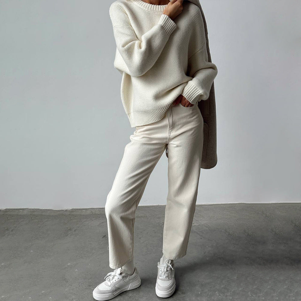 Crew neck knitted sweater European, American autumn and winter new temperament simple lazy pullover pure white crew neck sweater