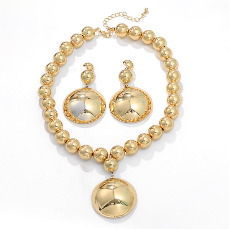 European and American jewelry geometric exaggerated large round beads love pendant punk beaded collar collarbone chain necklace women