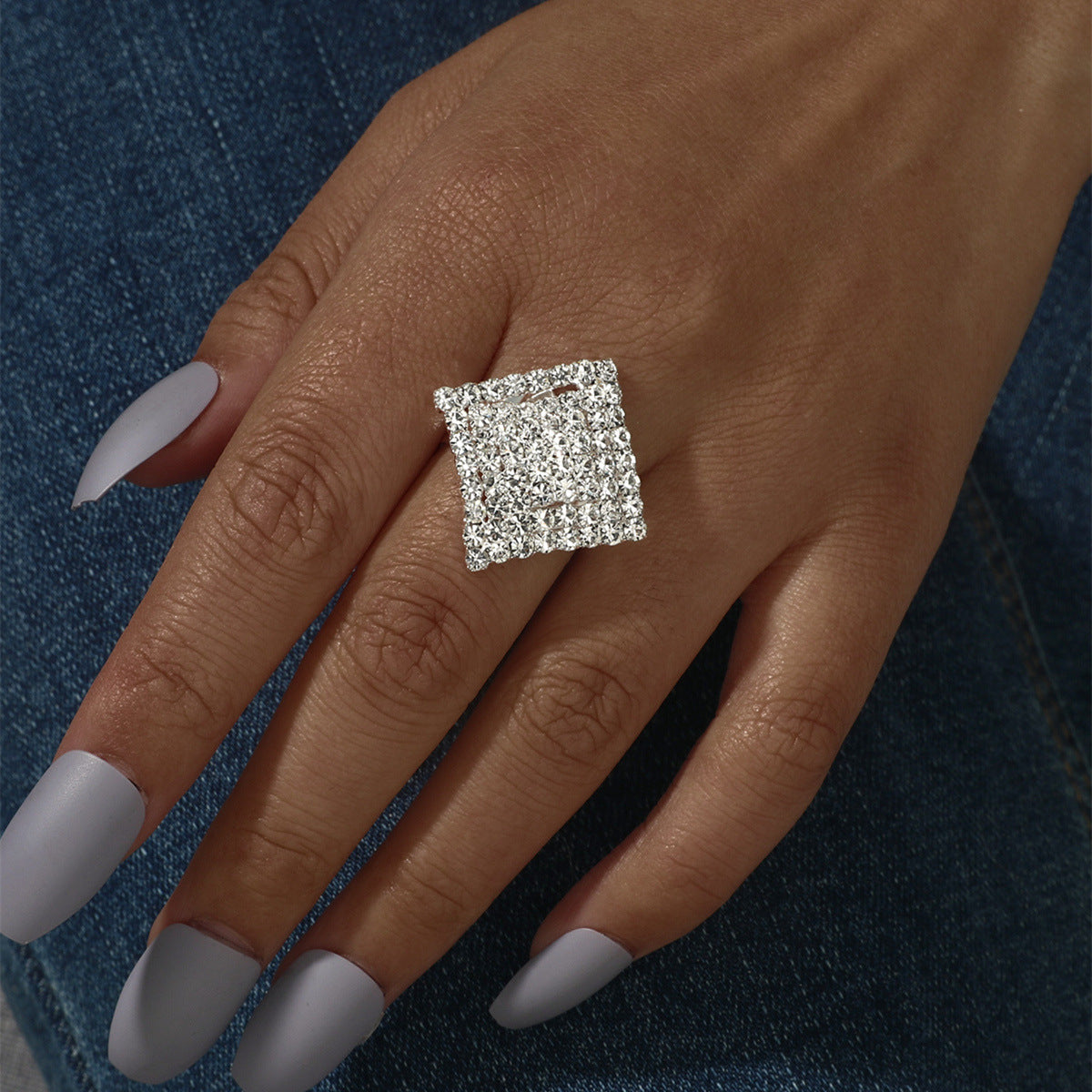 Europe, America, high-end shiny rhinestone rings women, geometric design square crystal ring ring ring