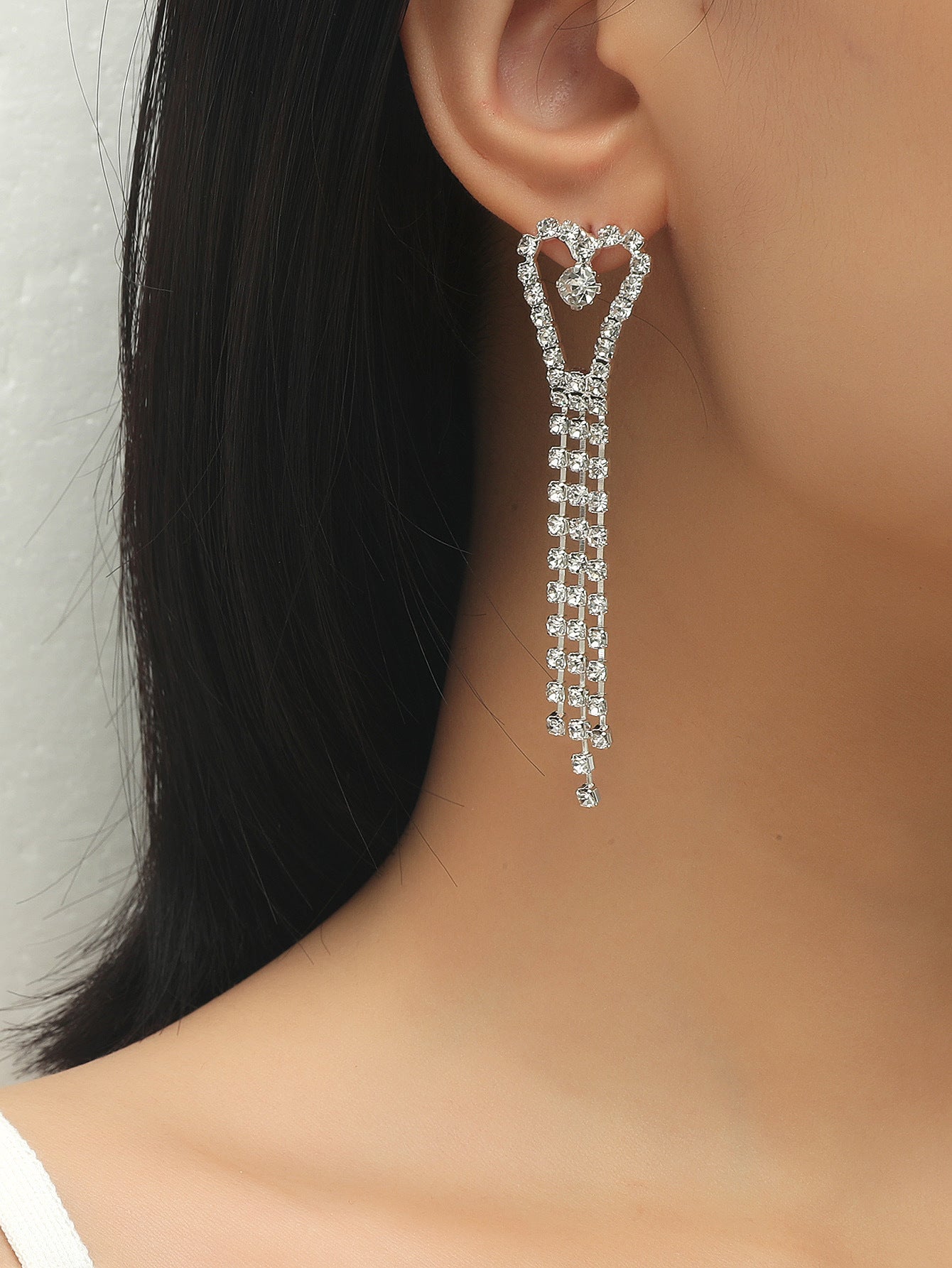 Machika high-end super flash full diamond long fringed earrings women's fashion temperament rhinestone ear jewelry earrings