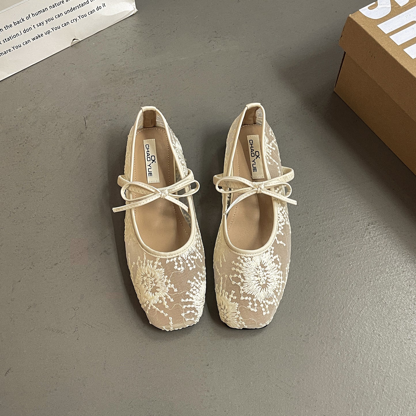 Gentle fairy wind Mary Jane shoes spring and summer French elegant hollow lace single beanie shoes shallow mouth inner height increase evening shoes