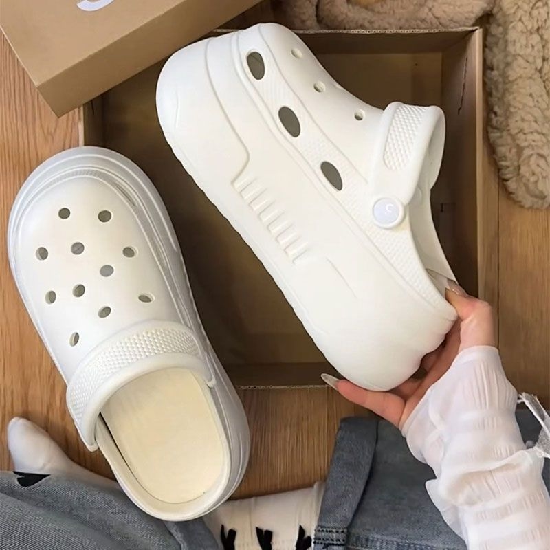Cute cartoon Hello Kitty hole shoes women's  summer new thick-soled muffin bottom sweet strap bag head slippers