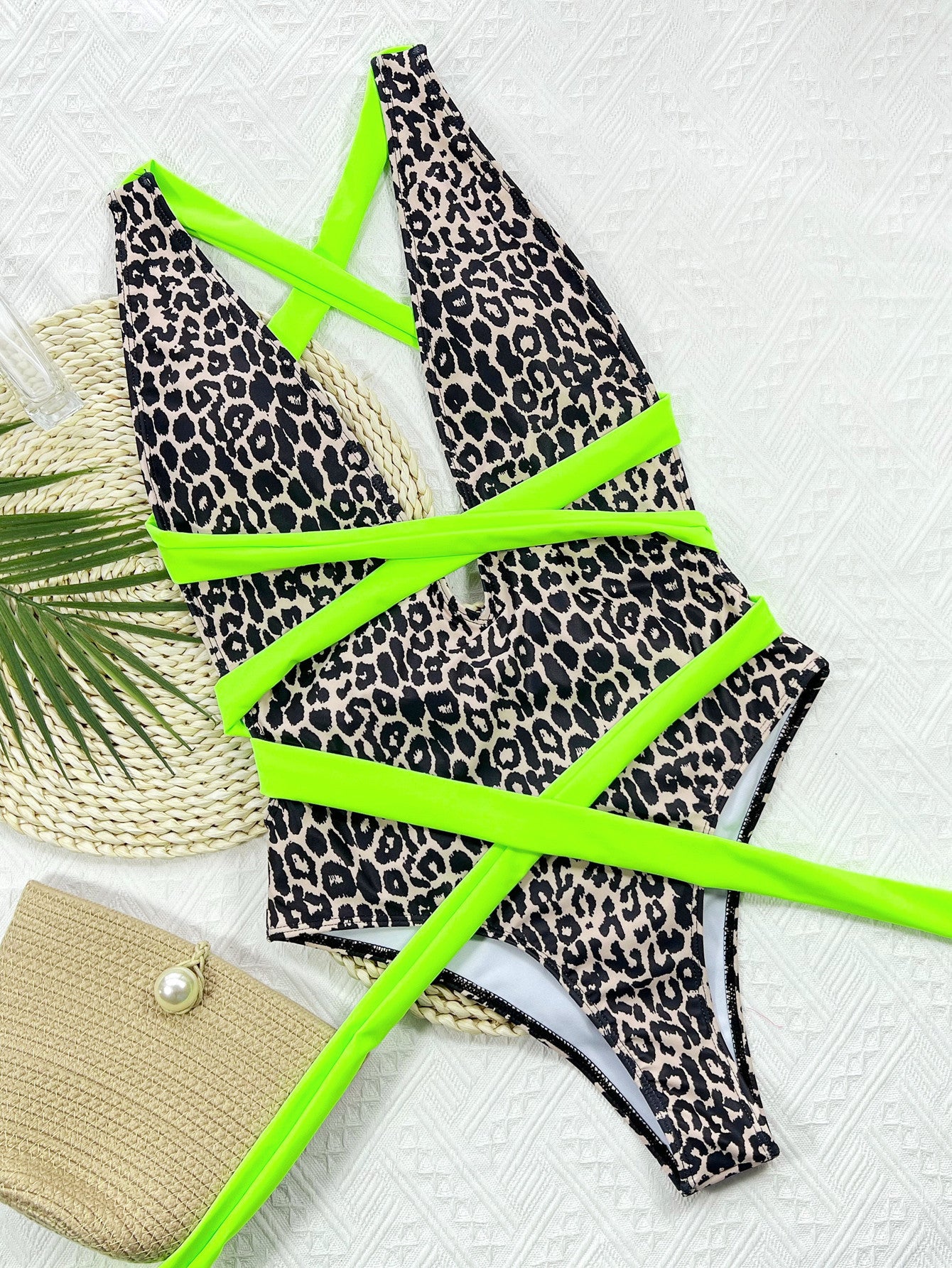 New one-piece swimsuits  European and American sexy swimsuits  cross-border bikini