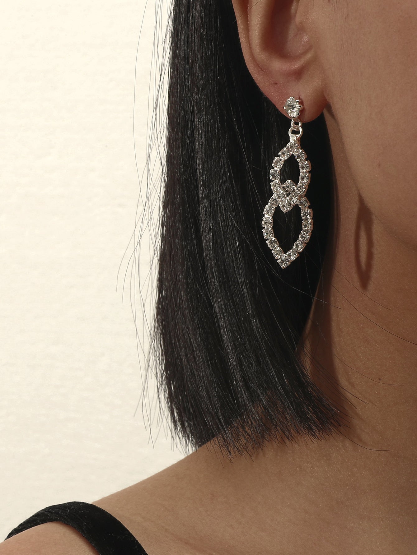 Machika high-end super flash full diamond long fringed earrings women's fashion temperament rhinestone ear jewelry earrings