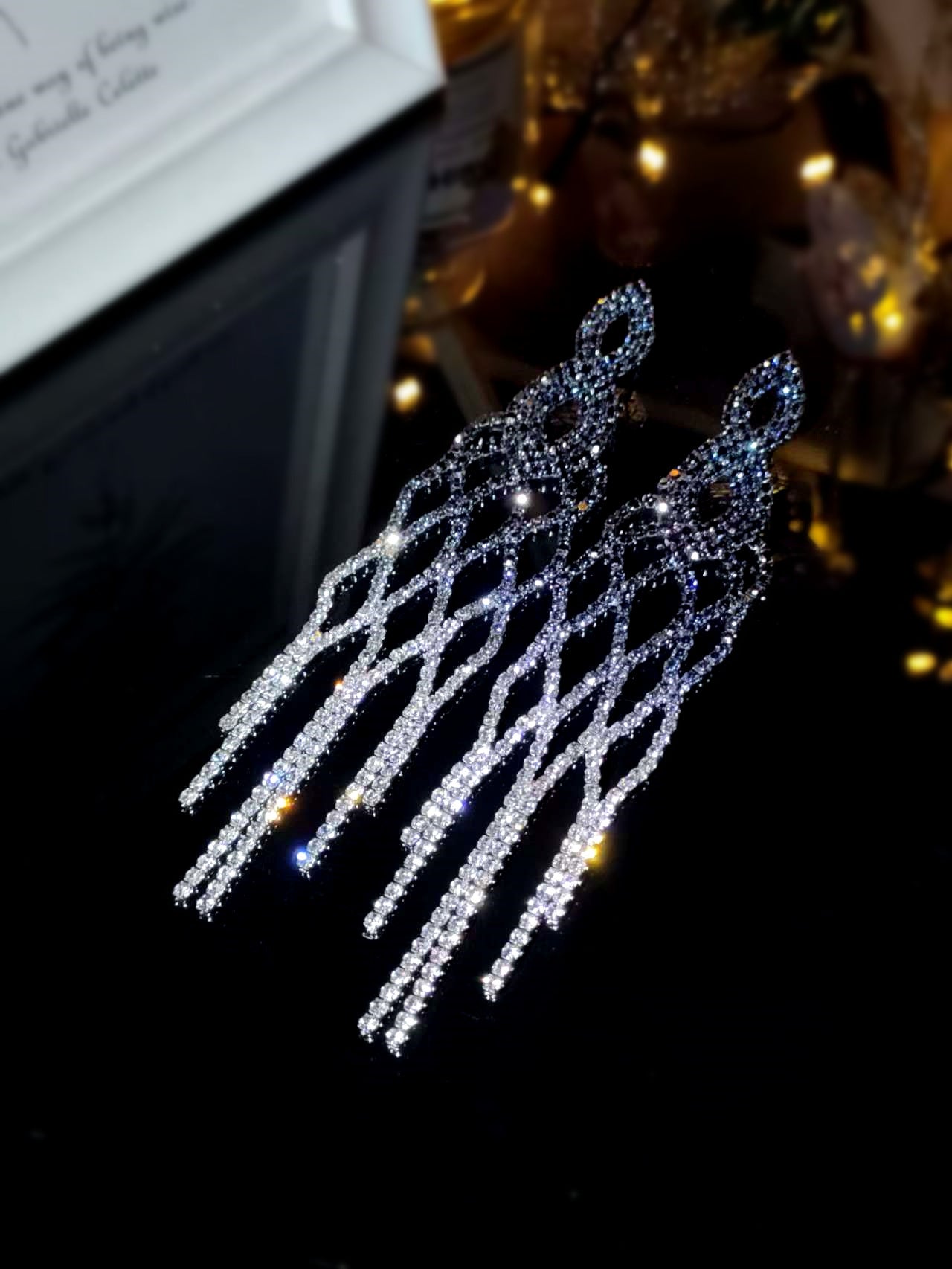 Town card oversized and super long, new personality exaggerated long fringed earrings for women, fashionable and shiny rhinestone stud earrings