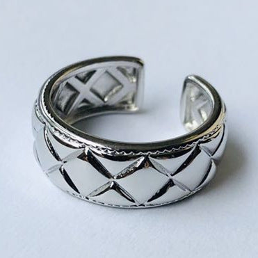 Japan and South Korea exquisite luxury plaid geometric opening metal rings temperament design sense letter index finger ring wholesale