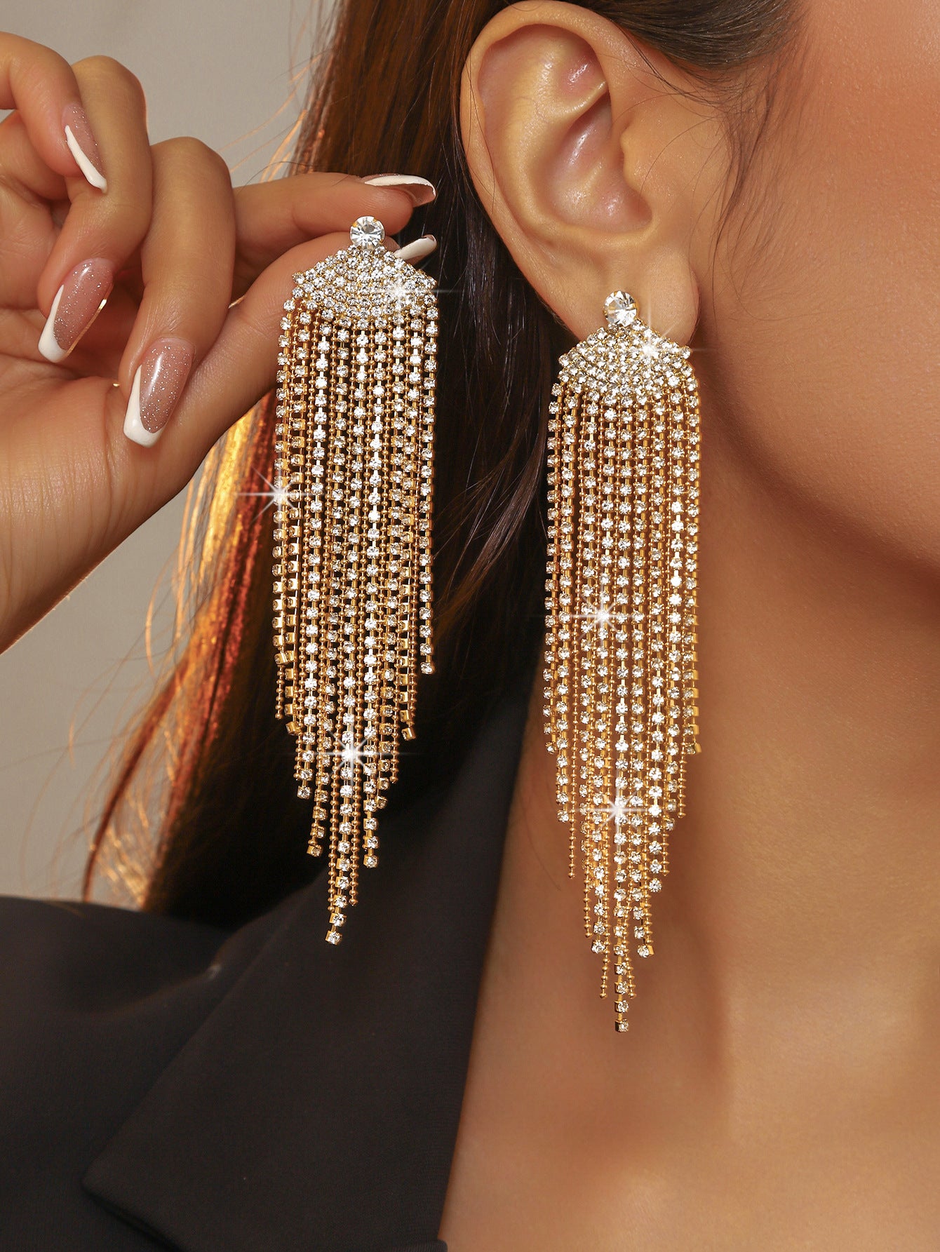 European and American catwalk performances, high-end exaggerated rhinestone long fringed earrings, flash diamond stud earrings, earrings, women's earrings