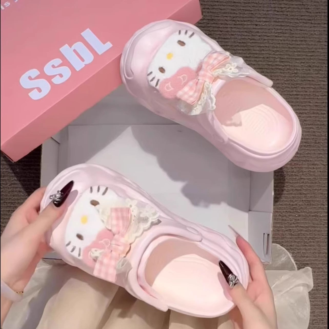 Cartoon cute kt cat casual hole shoes women wear thick soles to increase height in summer indoor beach bag head cool slippers