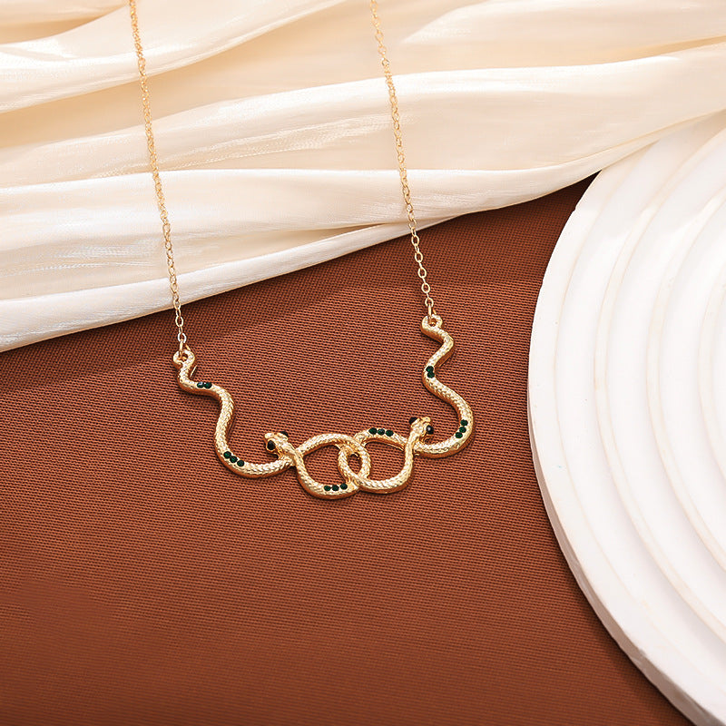 Fashion trend necklace European and American retro personalized neck chain female snake personalized female collarbone chain jewelry