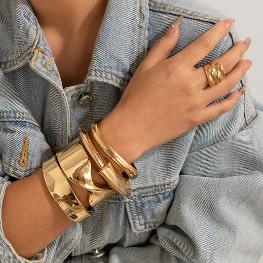 European and American jewelry, design sense exaggerated smooth surface high sense square notch irregular bracelet bracelet