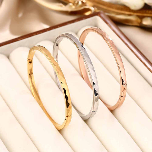 Japanese and Korean temperament turtle face imitation diamond section titanium steel bracelet female hipster personality curved multi-rhombus refractive surface jewelry