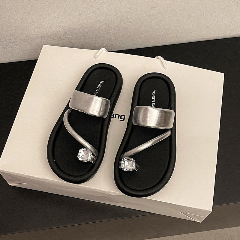 Fashion tribe Internet celebrity rhinestone cool slippers women's summer wear  spring new one-word strap foot thick bottom drag
