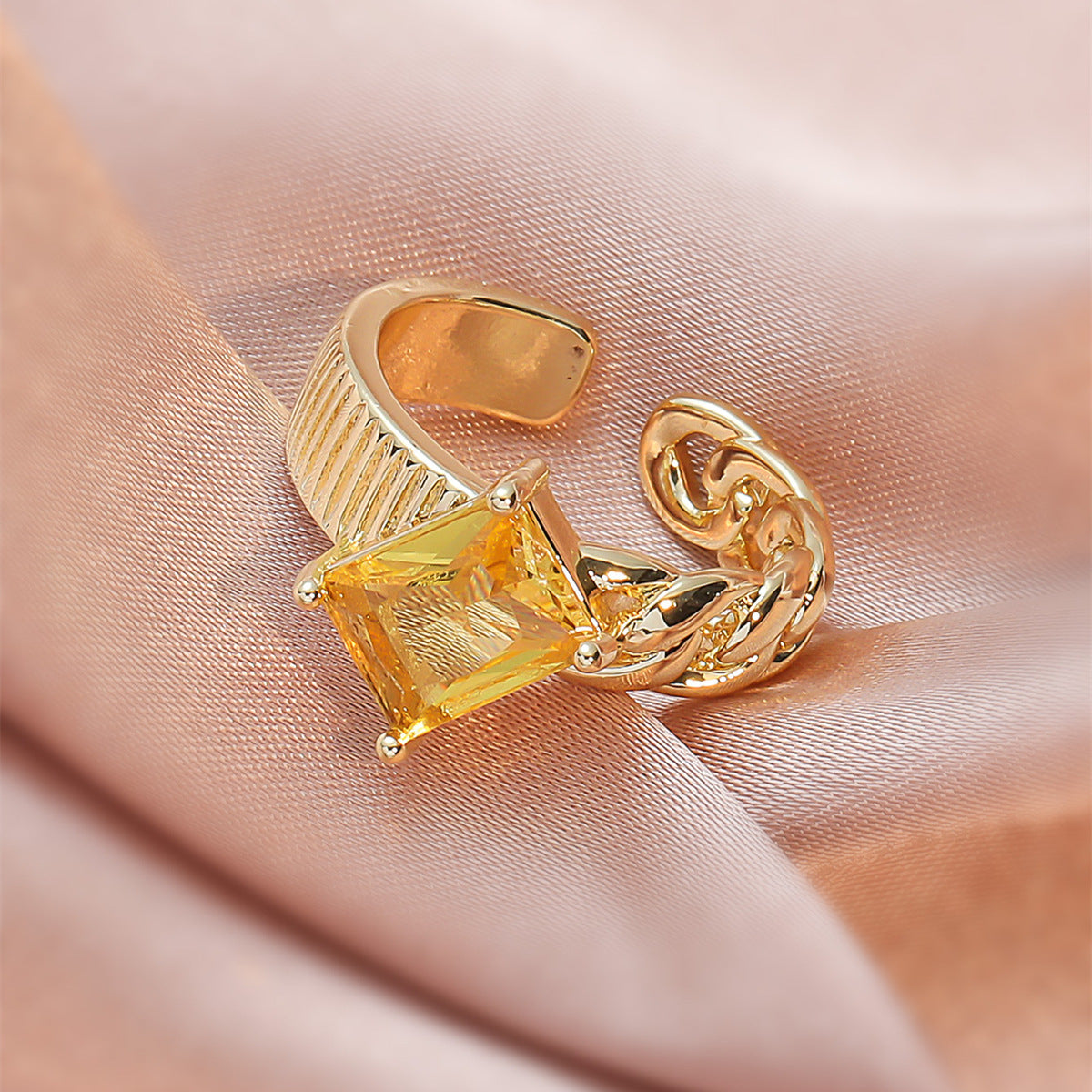 Exaggerated fashion geometric ring women, temperament light luxury opening adjustable rings jewelry