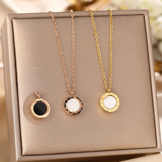Cross-border hot-selling titanium steel necklace female personality ins Roman black and white double-sided Internet celebrity collarbone chain with jewelry does not fade