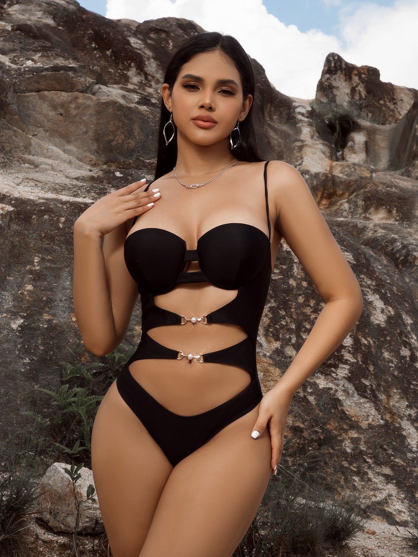 Foreign trade new one-piece bikini bikini solid color hollow strap one-piece swimsuit