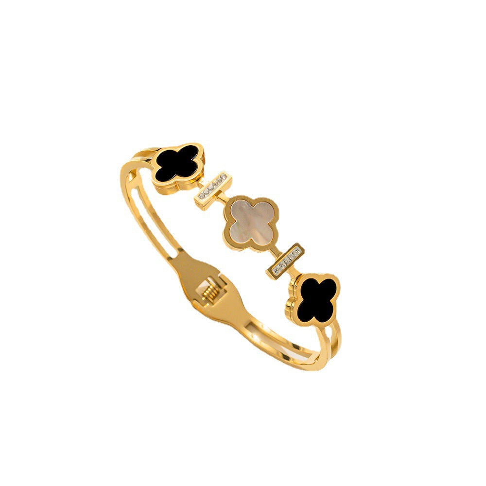 Japan and South Korea hot geometric four-leaf clover titanium steel rose gold bracelet female Internet celebrities hot new simple jewelry wholesale