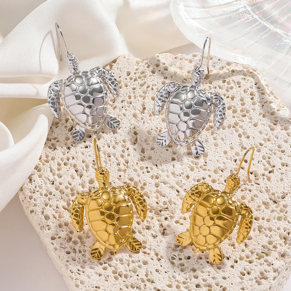 Malt European and American titanium steel earrings female turtle stud earrings ear hooks niche stainless steel non-fading jewelry rings