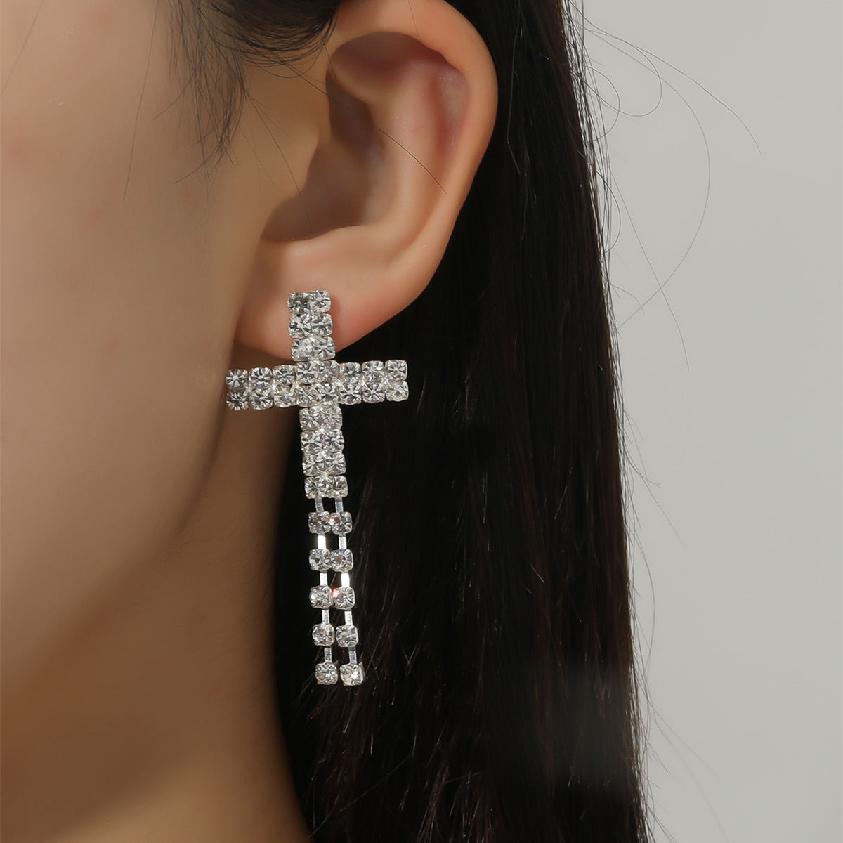 Machika high-end super flash full diamond long fringed earrings women's fashion temperament rhinestone ear jewelry earrings