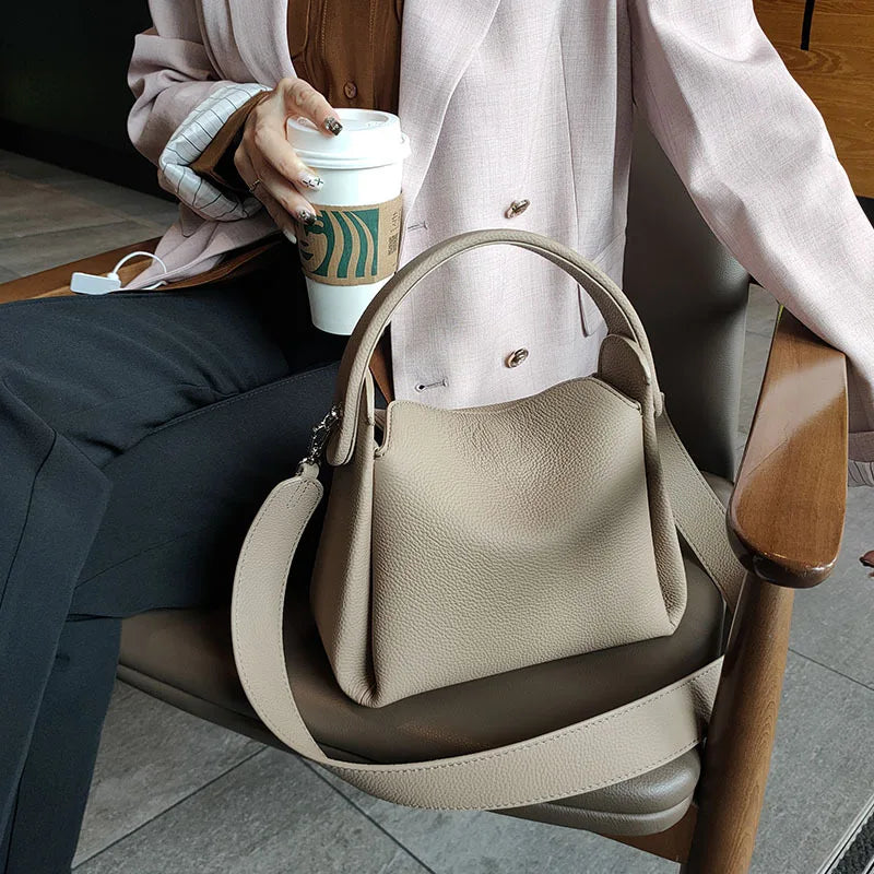 Famicare Luxury Soft Female Genuine Leather Shoulder Bag Women Messenger Bags Fashion Lady Shopping Square Handbag New