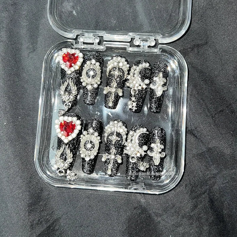 Handmade Luxury Glittery Rhinestone False Nail Tips Customized Bling Press On Nails Art Long Stiletto Coffin Fake Nail With Glue