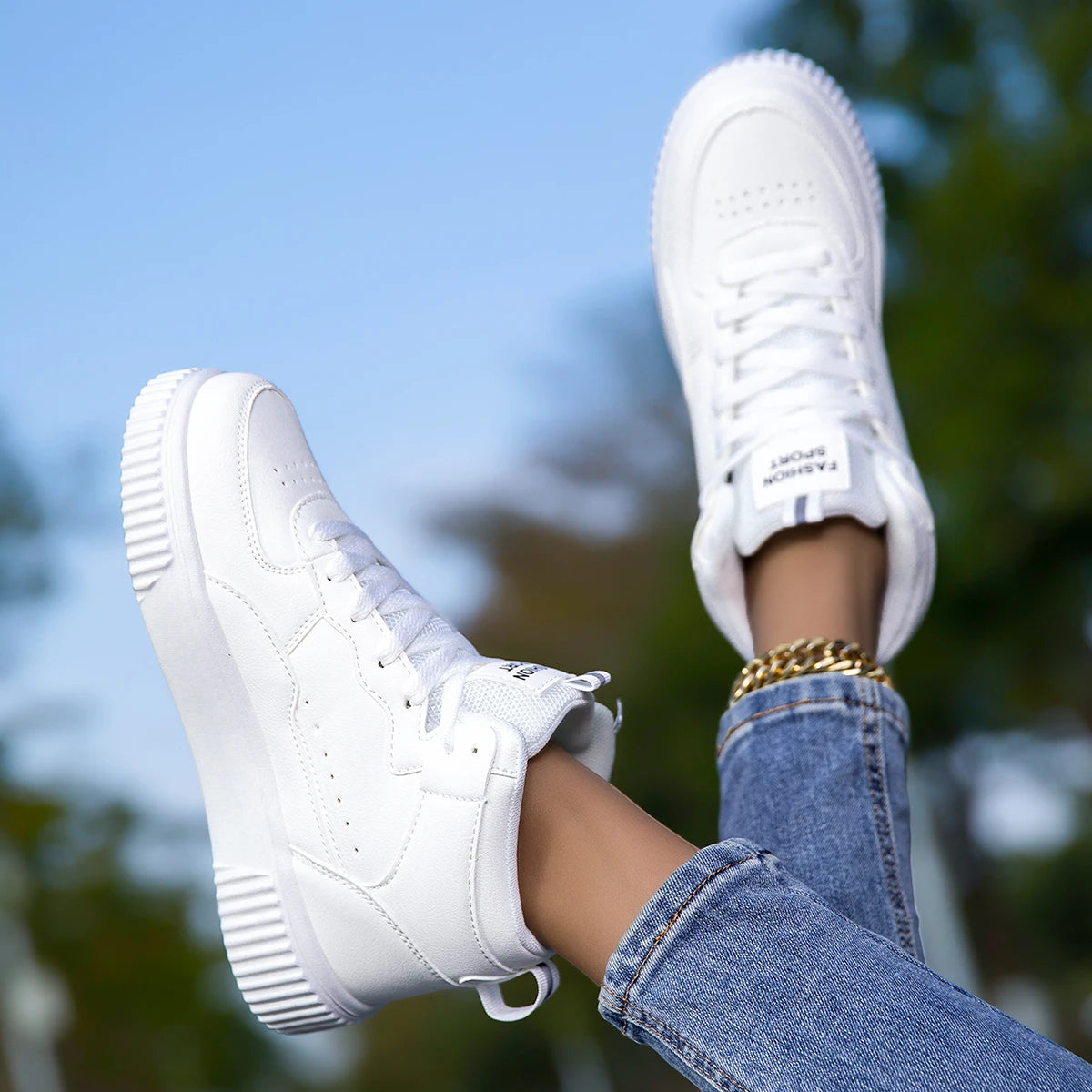 Manufacturer   New Men's Casual Leather Shoes, Trendy Breathable Versatile Sports White Sneakers with Leather Surface    Sneakers