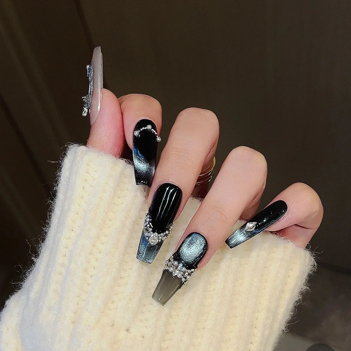 [Lanyao Xinghai] Premium Blue Cat's Eye Rhinestone Luxurious Heavy-Craftsmanship Niche New Design Long Press-On Nails