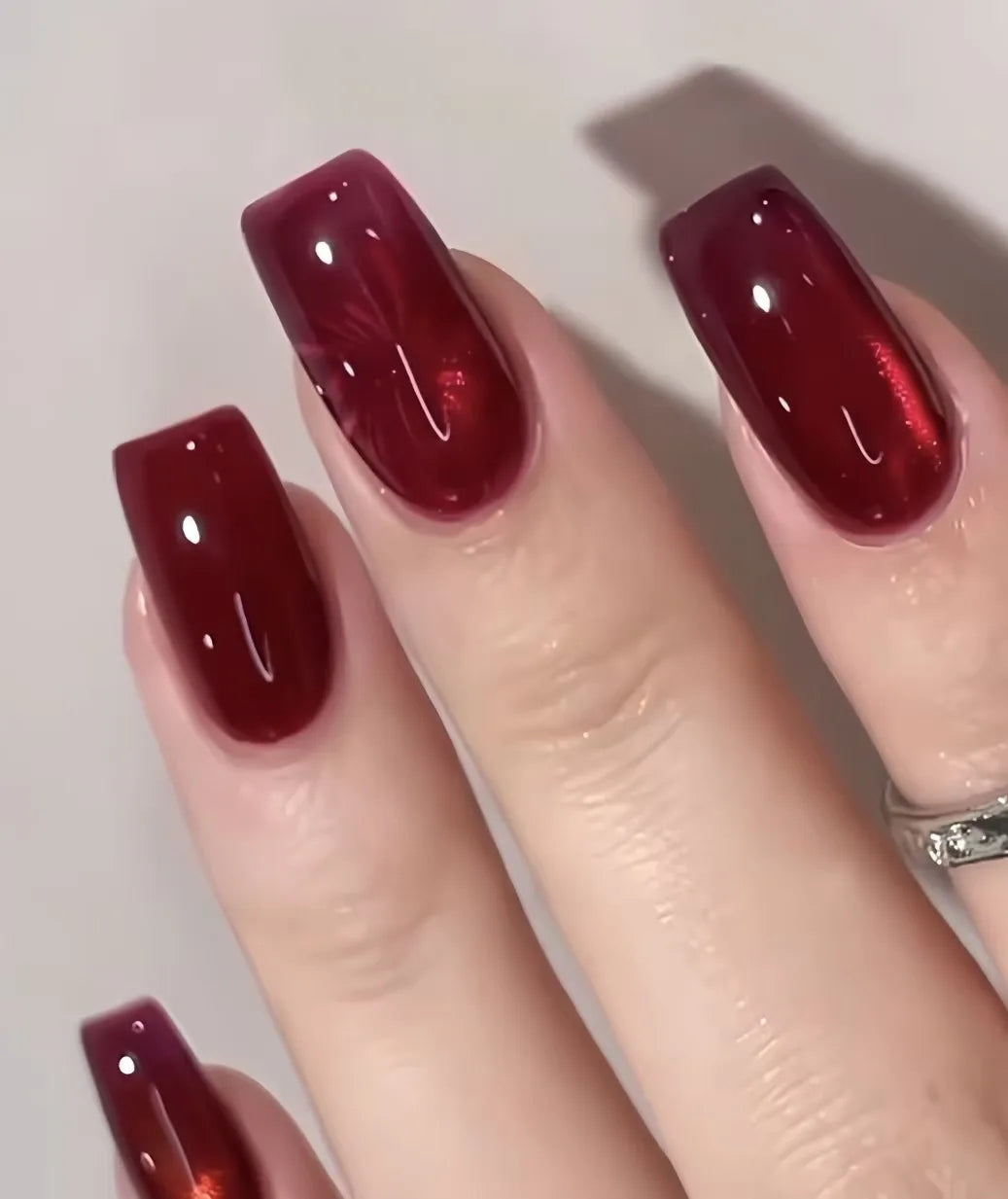 10pcs Glossy Red Gradient Fake Nails Set Press On Nails Tips Solid Color  Removable Artificial Nails Decoration Nail Art Set