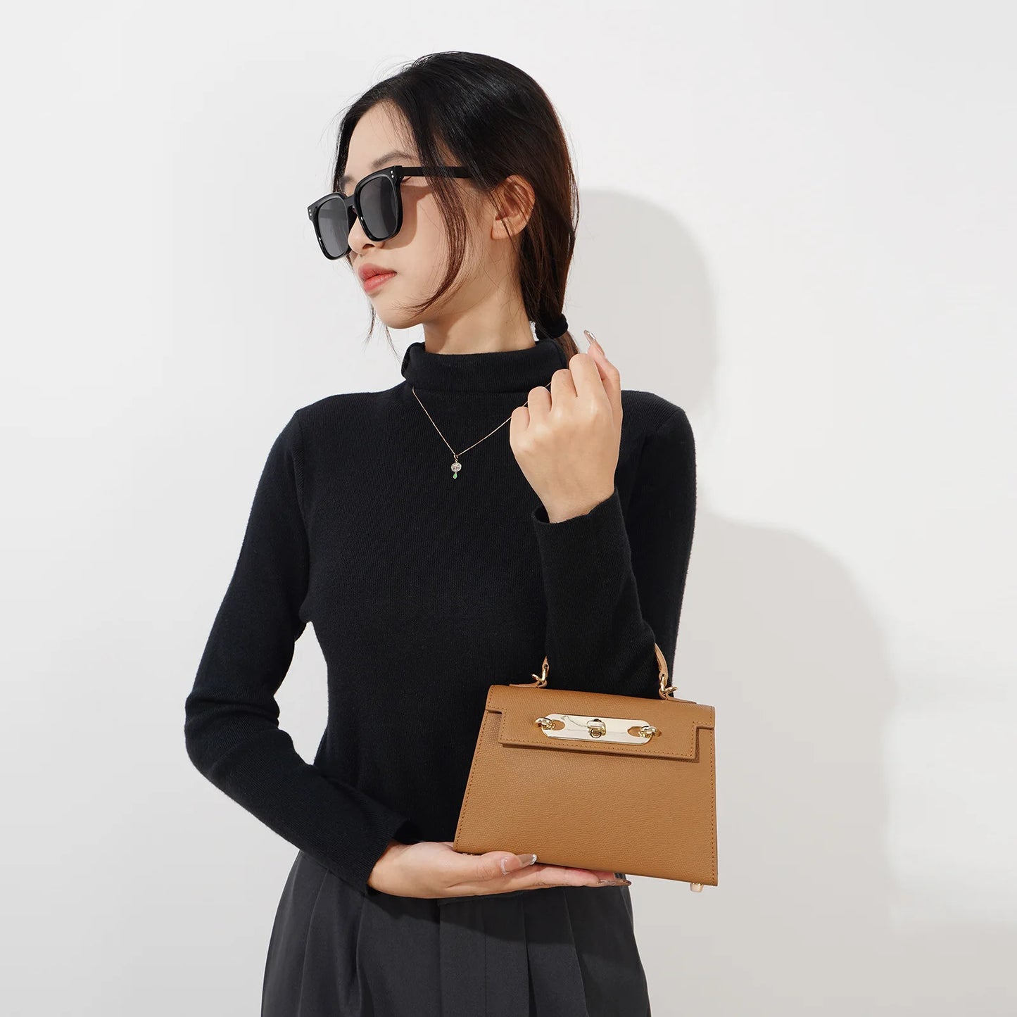 Hot Sell Ladies Luxury Bag Classical Women Handbags Small Size Chain Shoulder Bags Handbags For Women