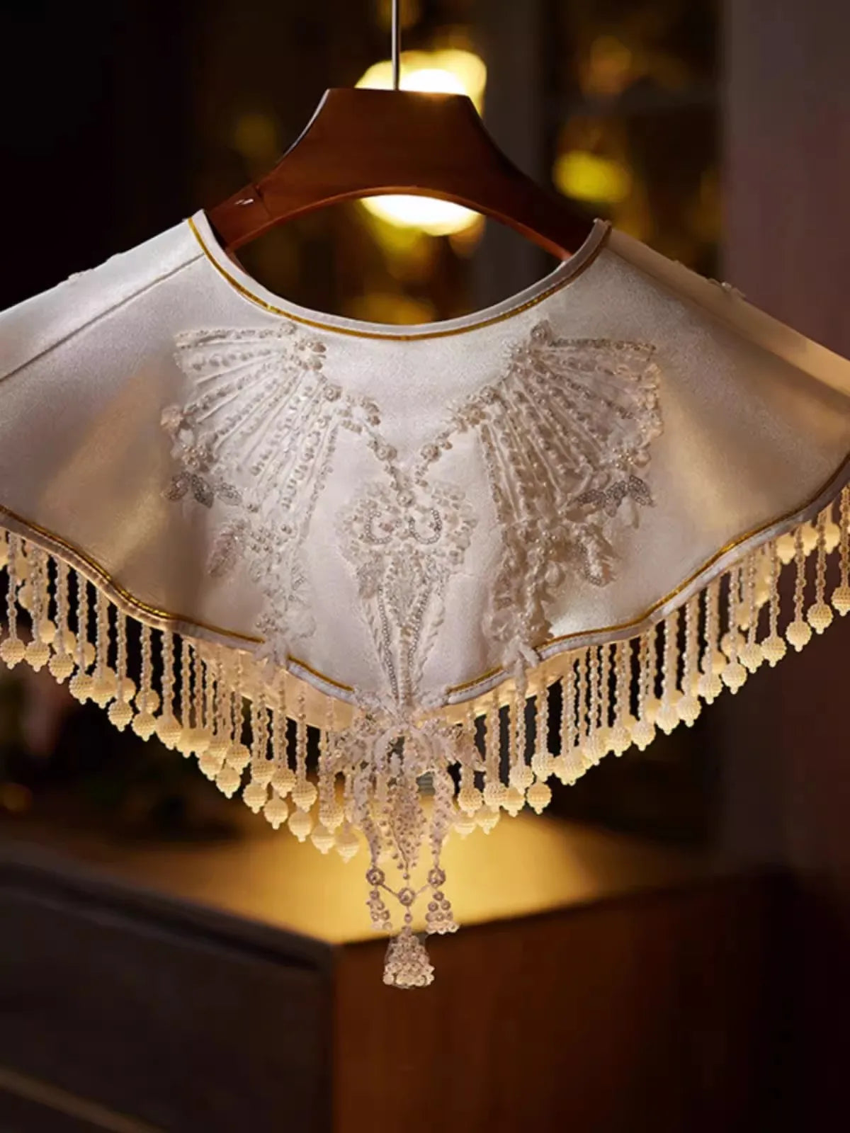 Women's Spring Summer Embroidery Luxury Beaded Tassel Pashmina Female Autumn Winter Chinese Vintage Lace White Shawl Cloak R910