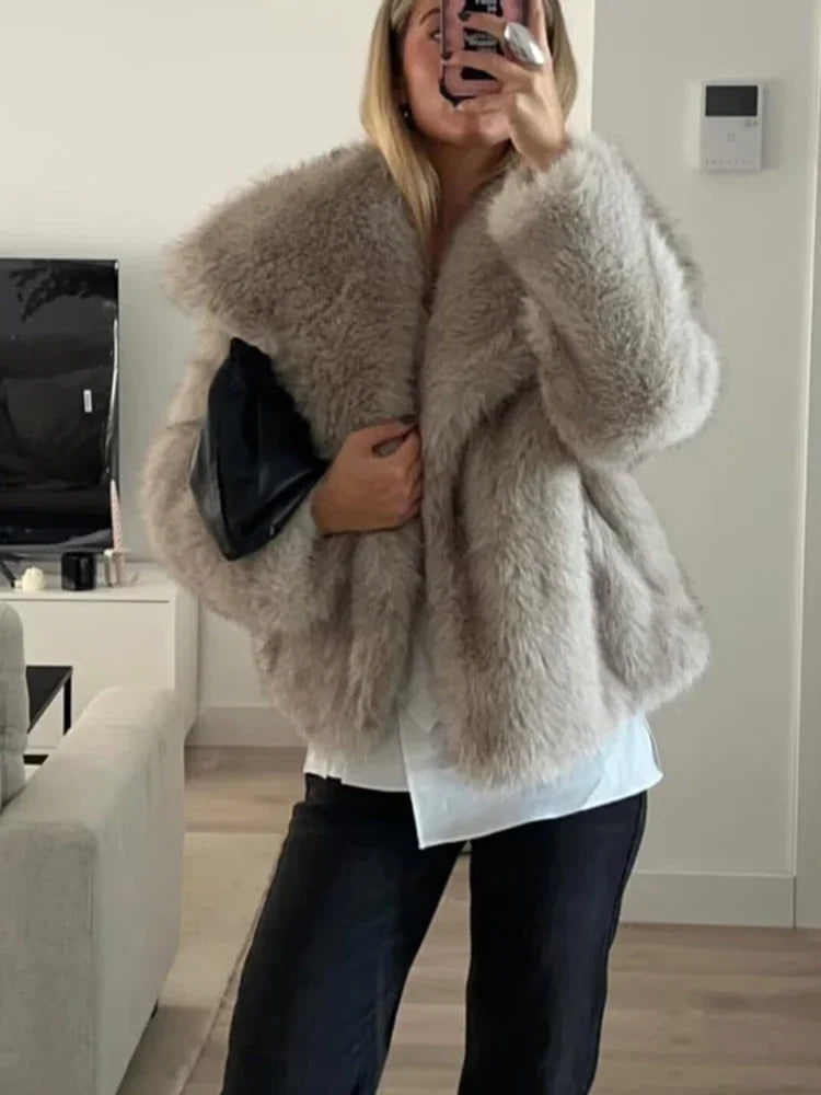 Woman Autumn Winter Faux Fur Coat Plush Fluffy Women's Jacket New in Outerwears White Red Gray Black Wool Blends Coats