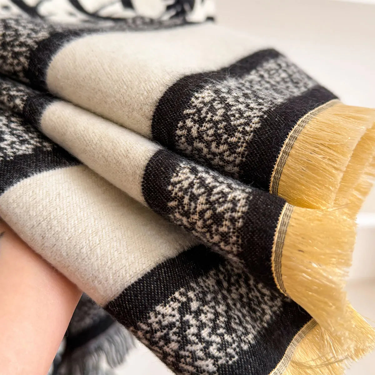 Luxury Kerchief Imitation Cashmere Scarf Women Design Warm Pashmina Blanket Scarves Female Shawl Wraps Thick Foulard Bufand
