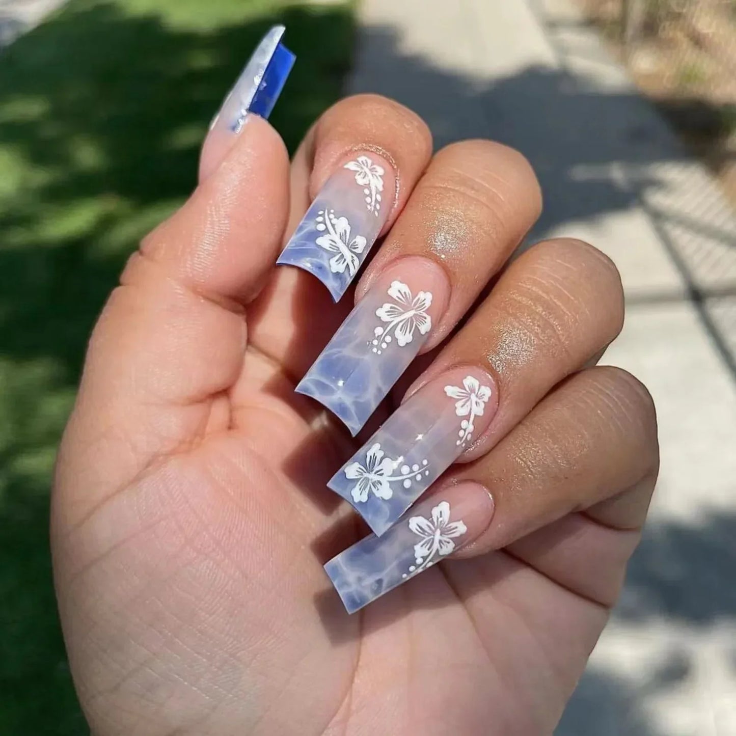 24pcs Y2k Summer Sea Blue Gradient Fake Nails With Water Ripples Designs Long Square Coffin False Nails Set Press On Nail Tips
